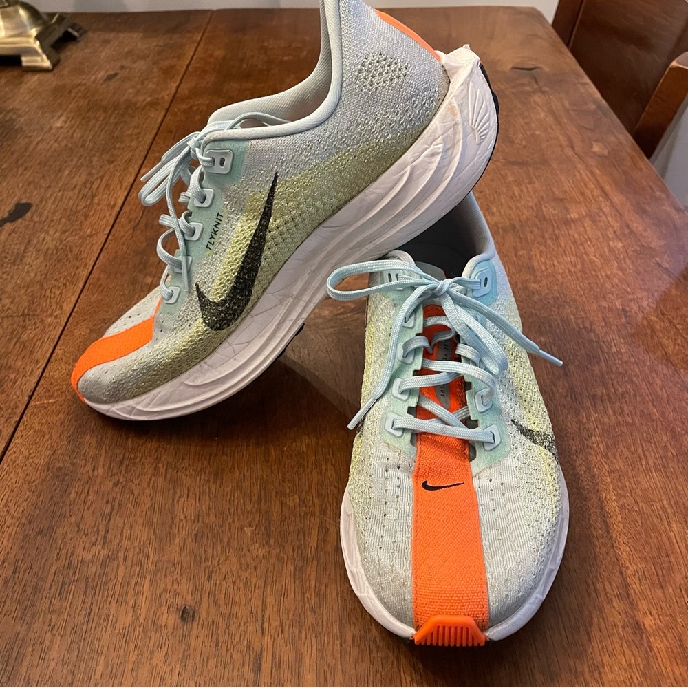 Nike Pegasus Plus Zoom X Flyknit Running Shoes - Orange and Mint. Women’s 10 - Picture 2 of 15